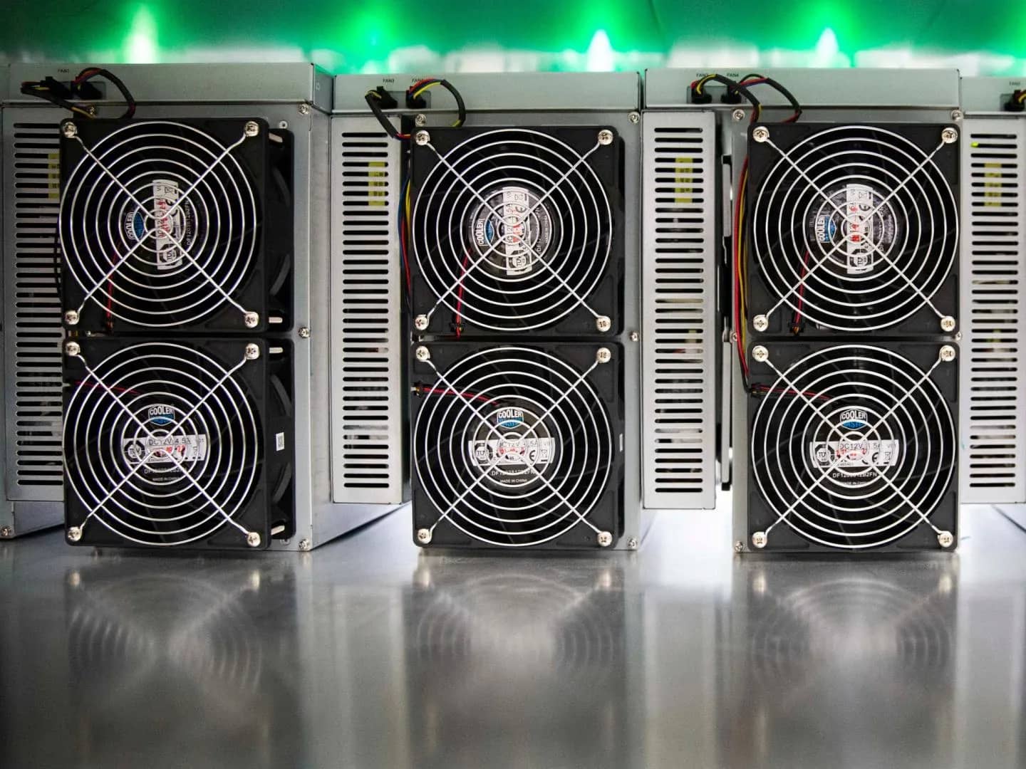 Riot Platforms Fixes Rate on $200M Coinbase Loan