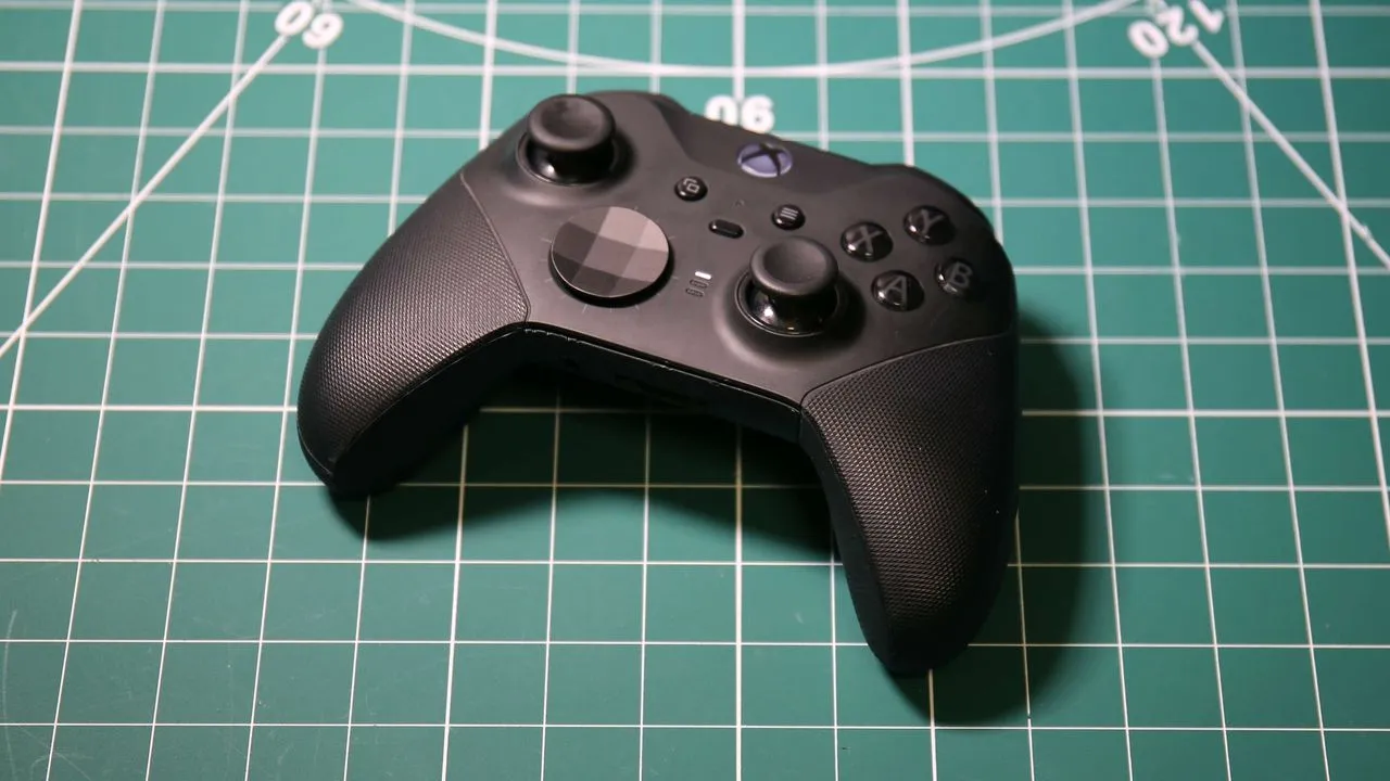 Xbox Elite Series 3 prototype surfaces on Reddit