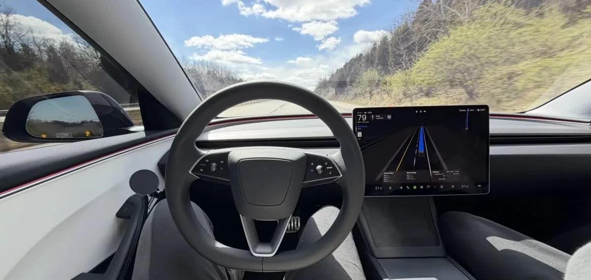 Tesla Updates China Manuals for FSD v14 as Assisted Driving