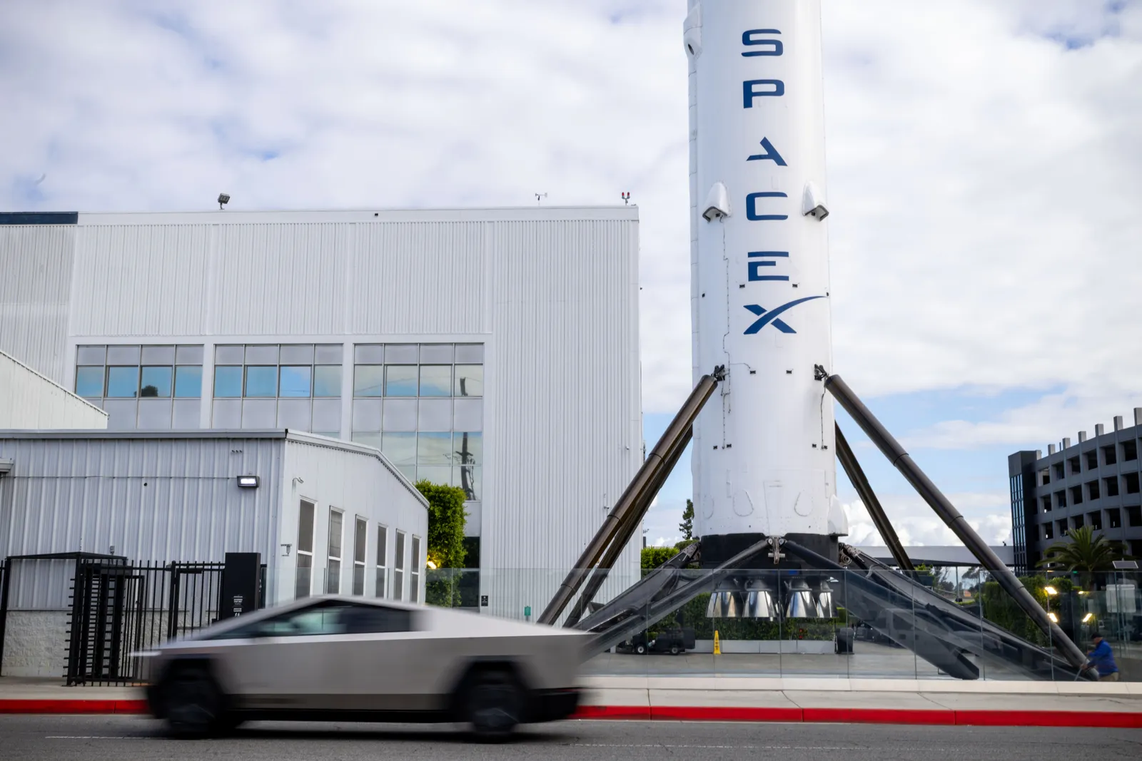 SpaceX Launches Starship on Second Try After Scrub