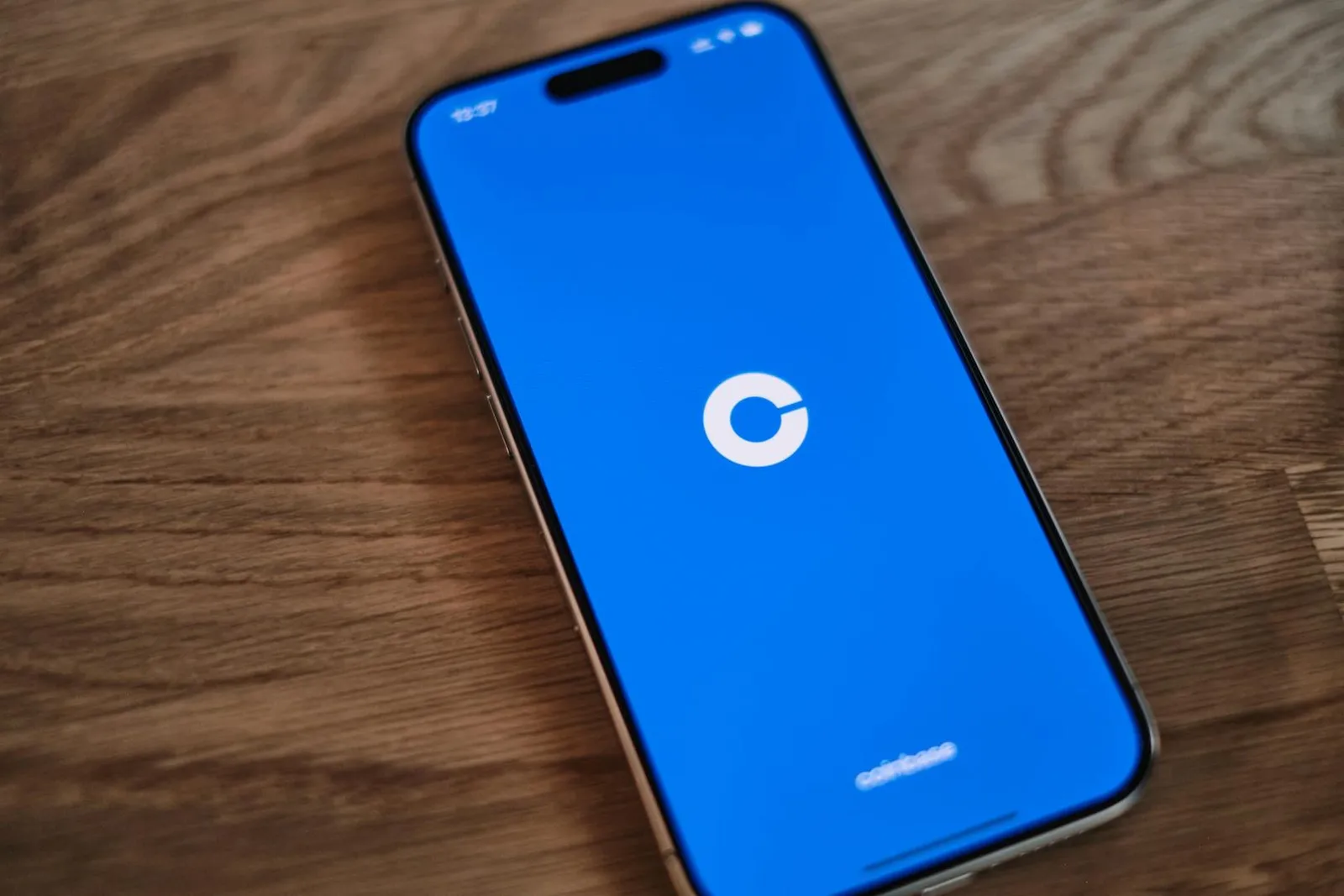 Coinbase Obtains UK Approval to Add Equities and Derivatives