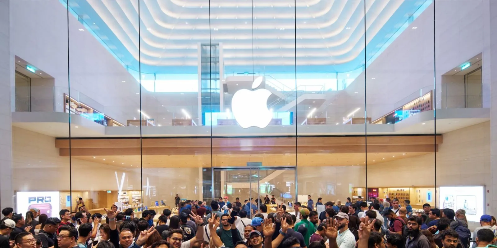 Apple Launches iPhone 18 Pro Models, Watch Series 12, Ultra 4 and AirPods 5 in Stores