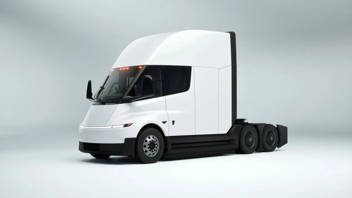 WattEV Orders 370 Tesla Semis in $100M Deal