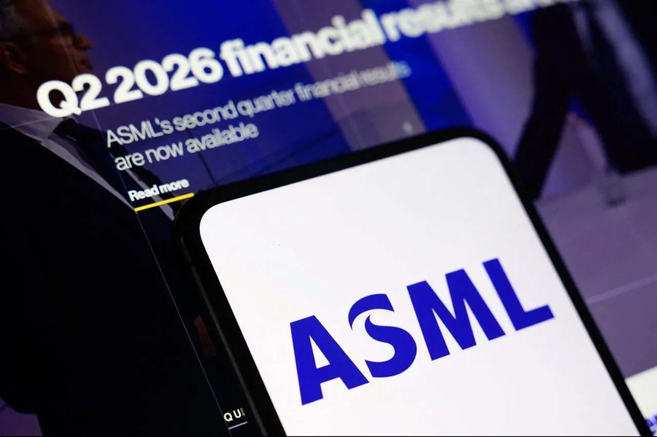 ASML Patents Signal Hybrid Bonder for Advanced Packaging